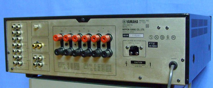 Yamaha A-720 2 x 125 W.